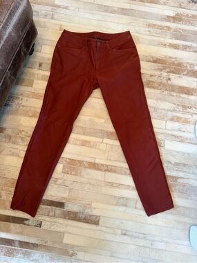 Men's Lululemon utilitytech ABC Slim-Fit pants in a dark rust or maroon sz 33